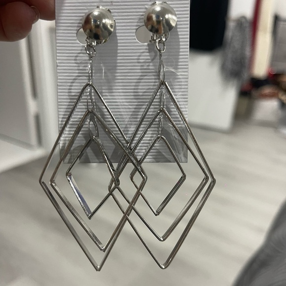 Clip earrings in silver and gold both for the price of one they are new - Picture 1 of 4